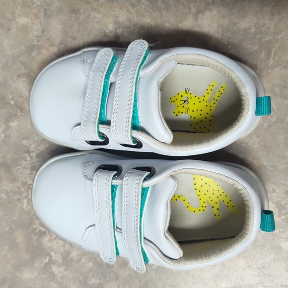 Kids White and Teal Shoes from Ten Little Size 9 - Picture 2 of 5